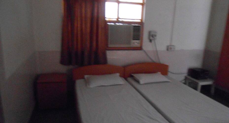 Awadh Hotel, Ghazipur 3